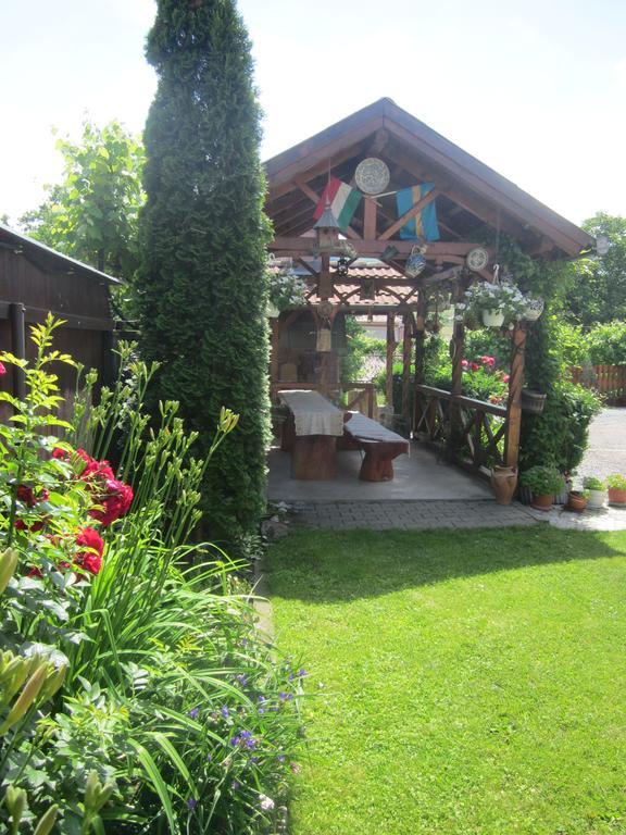 Evelyn Panzio Hotel Corund  Buitenkant foto